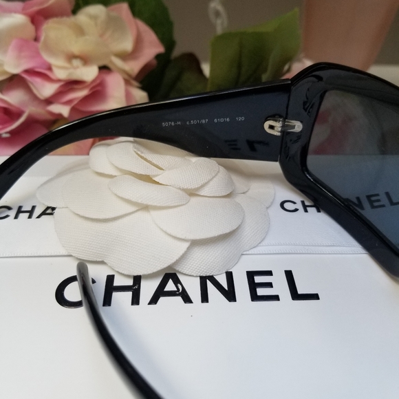 $800 NWOT Auth Chanel Mother of pearl sunglasse - Picture 4 of 5